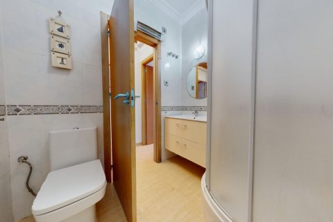 Kaupunkipientalo myytävänä Los Alcazares, Murcia, Espanja, 4 makuuhuonetta, 244 m2 No. 154806 - kuva 16