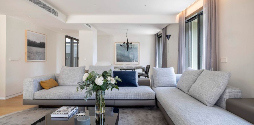 Квартира в Барселона, Испания 3 спальни, 150м2 №166644