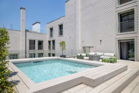 Продажа квартиры в Барселона, Испания 3 спальни, 150м2 №166644 - фото 3