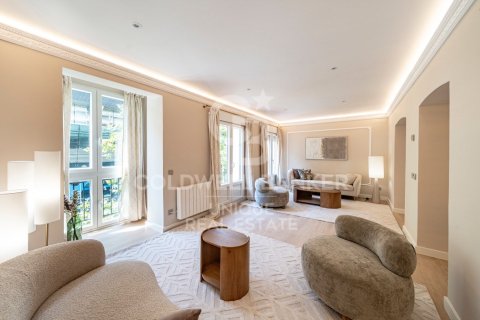 Apartamento en venta en Madrid, España 2 dormitorios, 113 m2 No. 158330 - foto 6