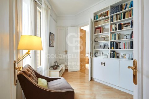 Apartment à vendre à Barcelona, Espagne, 2 chambres, 137 m2 No. 158327 - photo 18