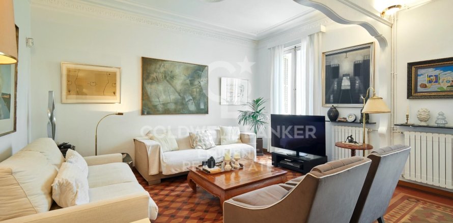 Apartment à Barcelona, Espagne 2 chambres, 137 m2 No. 158327