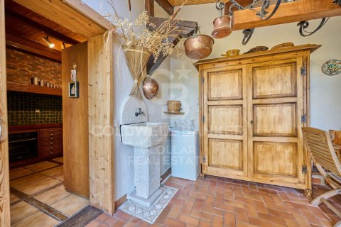 House for sale in Spain 4 bedrooms, 215 sq.m. No. 158328 - photo 17