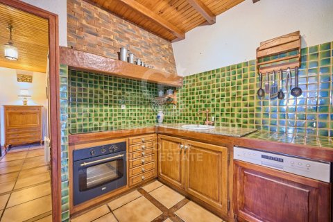 House for sale in Spain 4 bedrooms, 215 sq.m. No. 158328 - photo 13