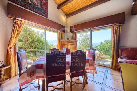 House for sale in Spain 4 bedrooms, 215 sq.m. No. 158328 - photo 10