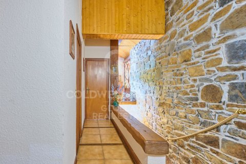 House for sale in Spain 4 bedrooms, 215 sq.m. No. 158328 - photo 23