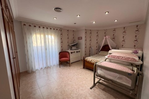 Villa till salu Callosa de Segura, Alicante, Spanien 7 sovrum, 616 kvm. Nr. 137802 - foto 16