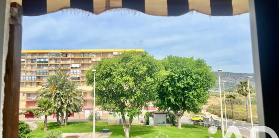Radhus i Oropesa del Mar, Castellon, Spanien 4 sovrum, 155 kvm. Nr. 172132