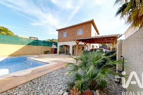 House à El Vendrell, Tarragona, Espagne 4 chambres, 250 m2 No. 172129