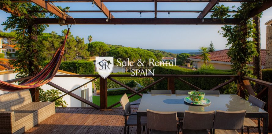 Casa a Lloret de Mar, Girona, Spagna 3 camere da letto, 216 mq. N° 166456