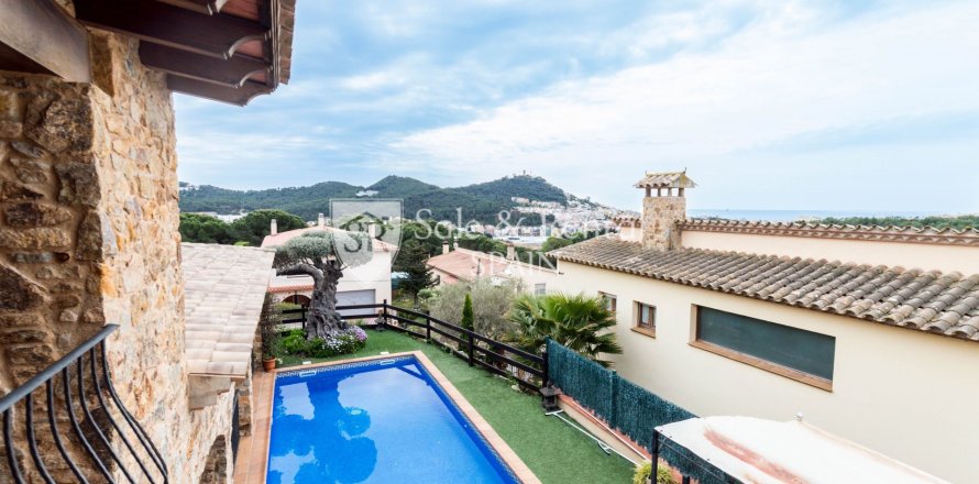 Casa a Blanes, Girona, Spagna 5 camere da letto, 459 mq. N° 166455