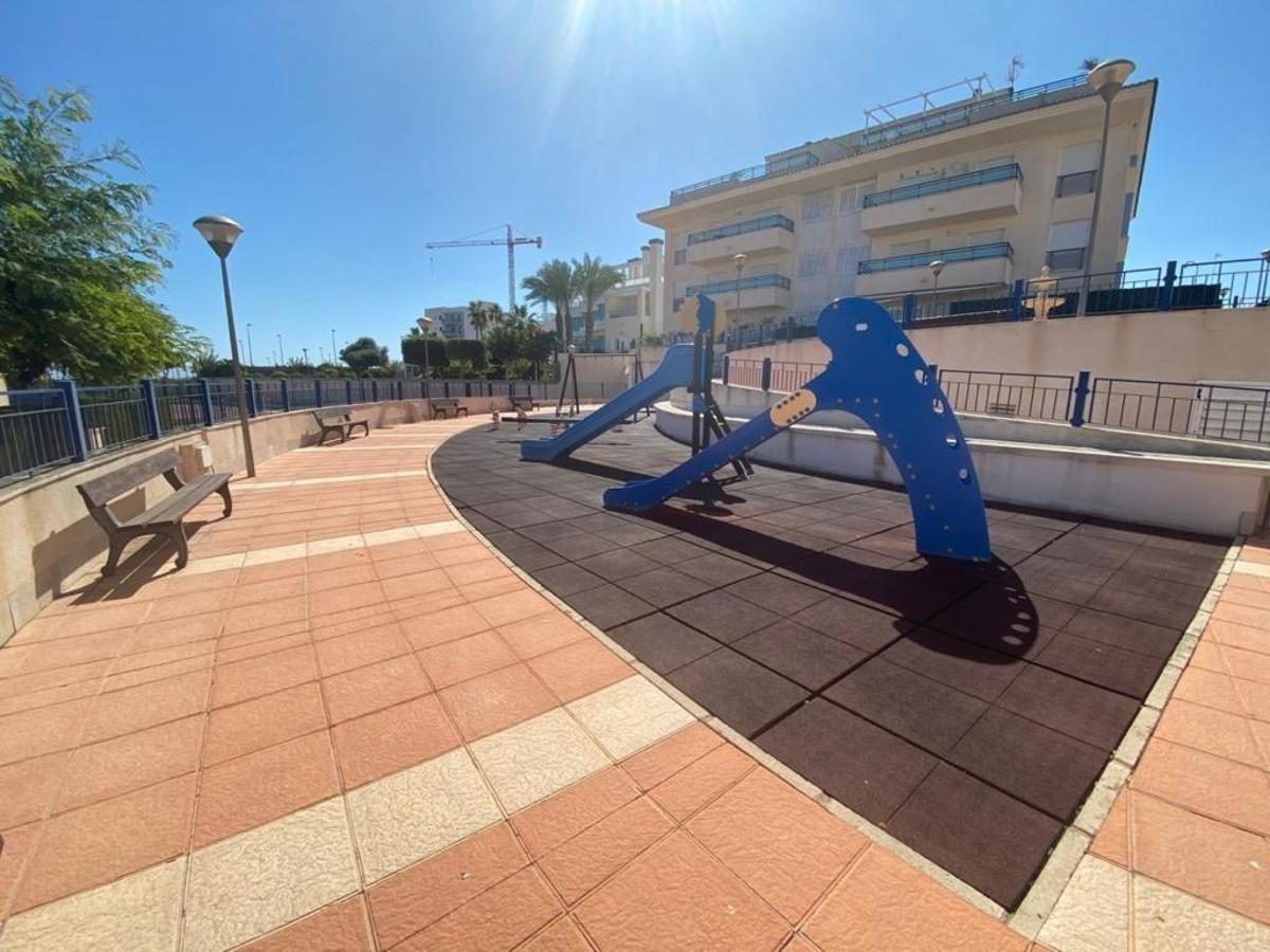 Appartamento a Mil Palmeras, Alicante, Spagna 2 camere da letto, 84 mq. N° 149083