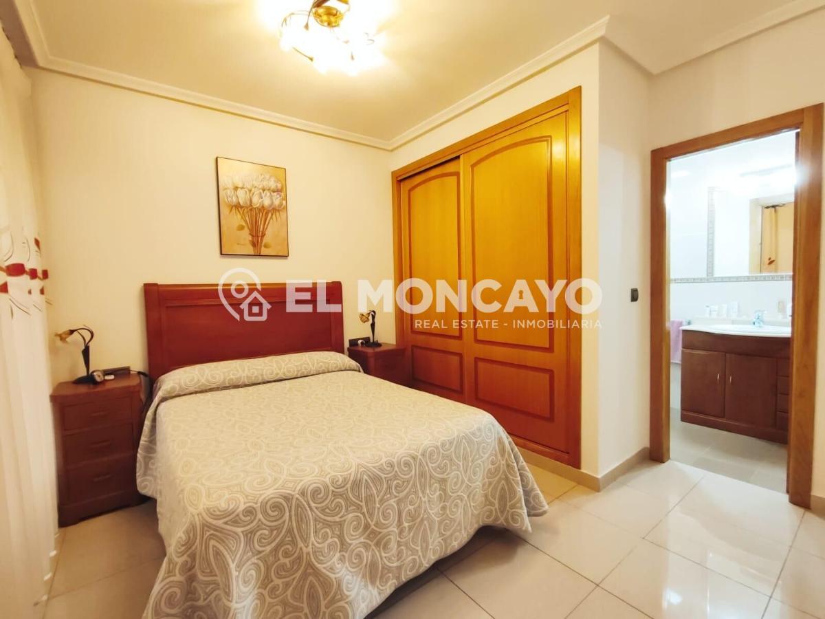 Appartamento a Guardamar del Segura, Alicante, Spagna 4 camere da letto, 122 mq. N° 149085