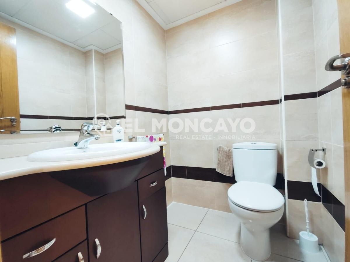 Appartamento a Guardamar del Segura, Alicante, Spagna 4 camere da letto, 122 mq. N° 149085