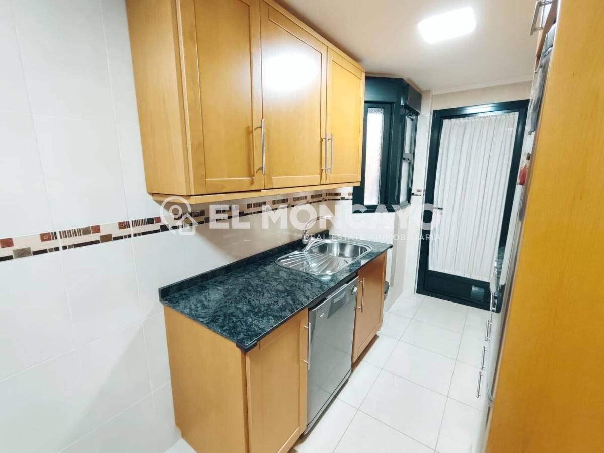 Appartamento a Guardamar del Segura, Alicante, Spagna 4 camere da letto, 122 mq. N° 149085