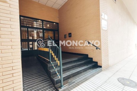 Appartamento a Guardamar del Segura, Alicante, Spagna 4 camere da letto, 122 mq. N° 149085