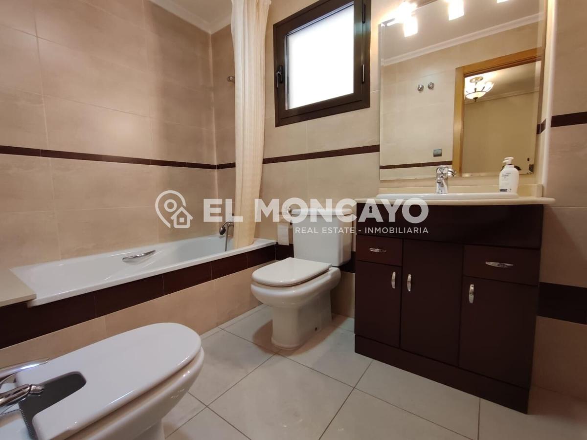Appartamento a Guardamar del Segura, Alicante, Spagna 4 camere da letto, 122 mq. N° 149085