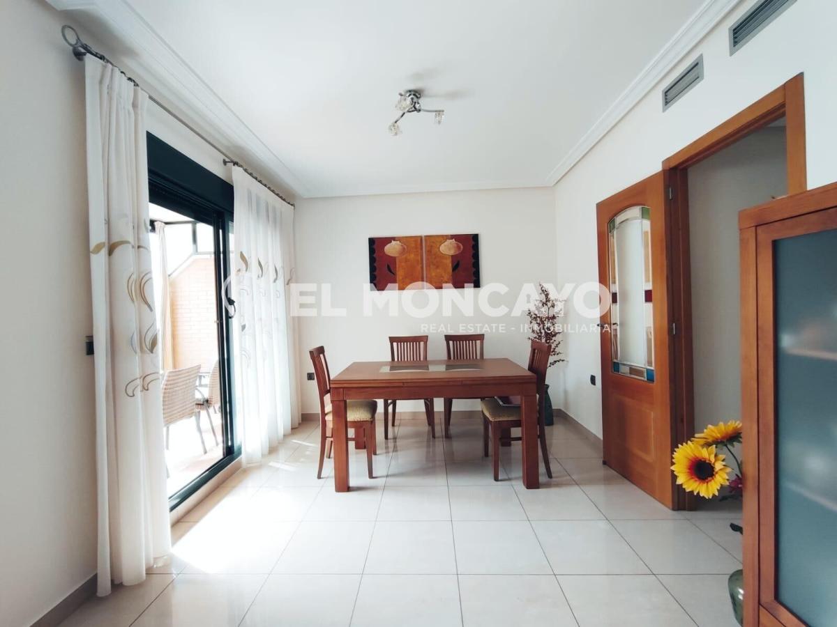 Appartamento a Guardamar del Segura, Alicante, Spagna 4 camere da letto, 122 mq. N° 149085