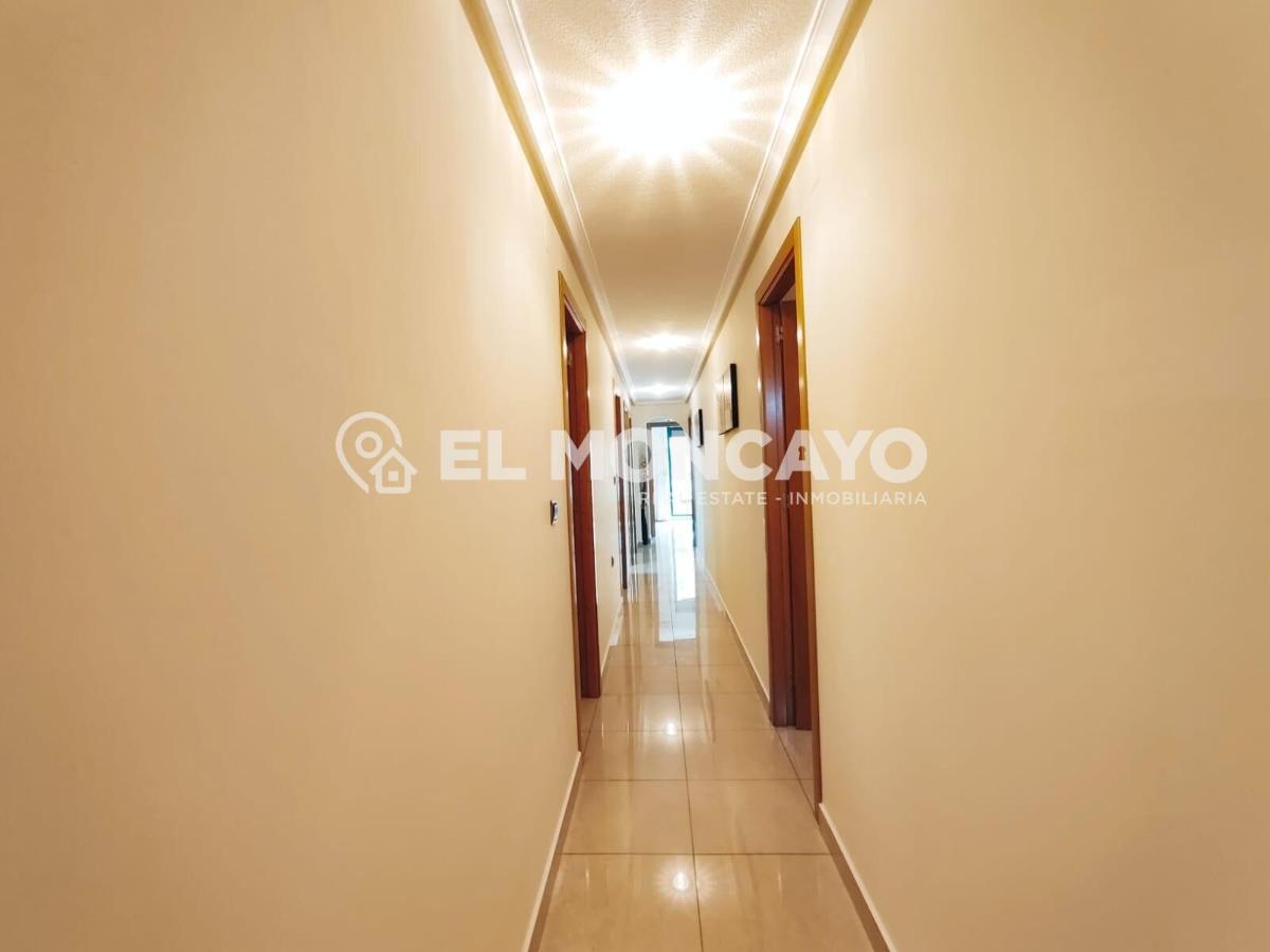 Appartamento a Guardamar del Segura, Alicante, Spagna 4 camere da letto, 122 mq. N° 149085