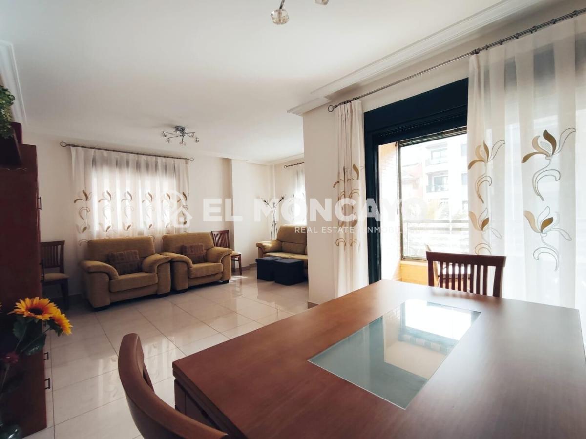 Appartamento a Guardamar del Segura, Alicante, Spagna 4 camere da letto, 122 mq. N° 149085