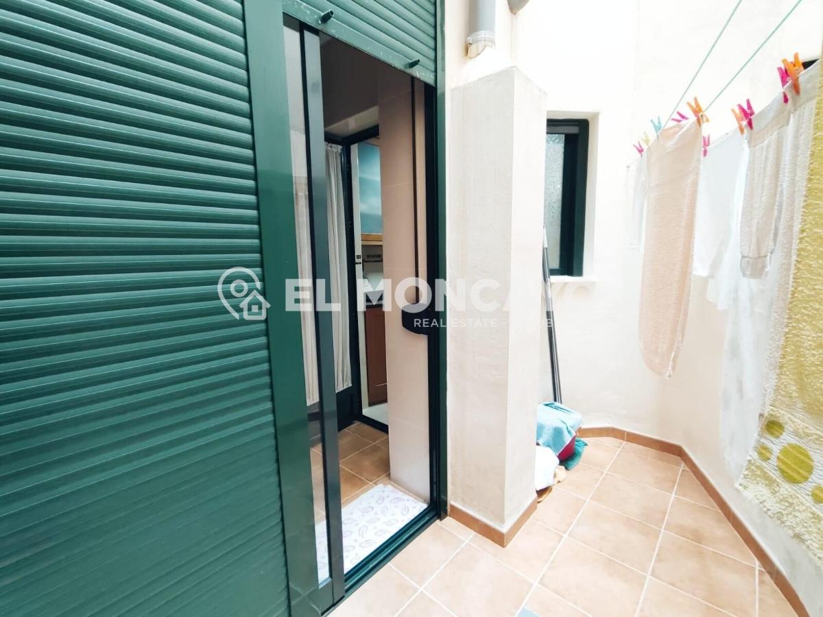 Appartamento a Guardamar del Segura, Alicante, Spagna 4 camere da letto, 122 mq. N° 149085