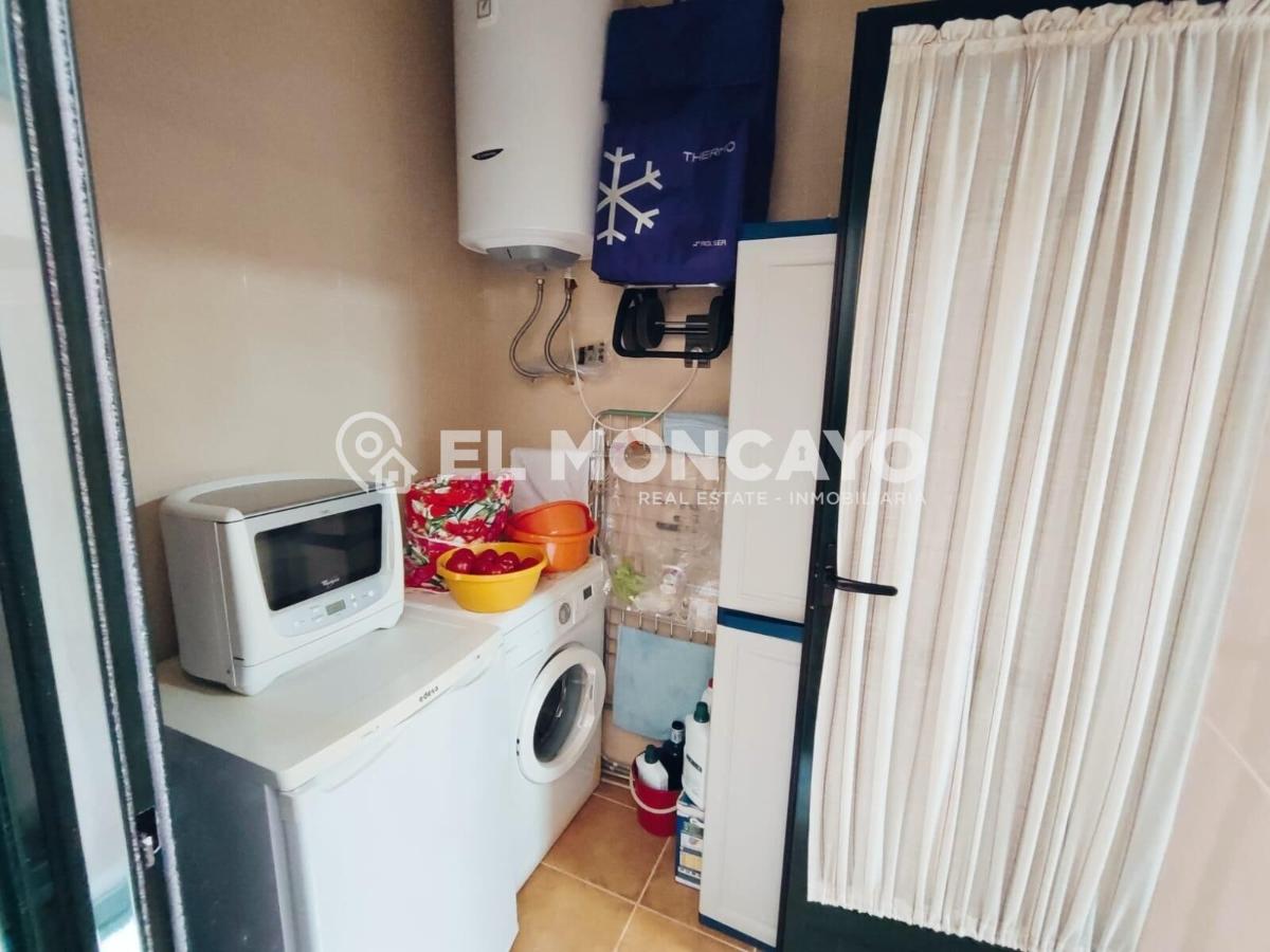 Appartamento a Guardamar del Segura, Alicante, Spagna 4 camere da letto, 122 mq. N° 149085