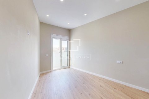 Apartament w Barcelona, Hiszpania 3 sypialnie, 90 mkw. nr 160831 – zdjęcie 28