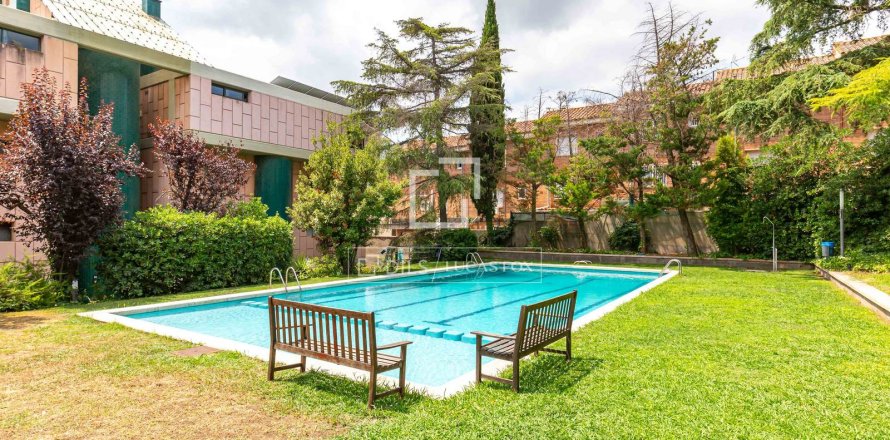 Dzīvoklis Esplugues de Llobregat, Barcelona, Spānijā 3 istabas, 192 m2 Nr. 160834