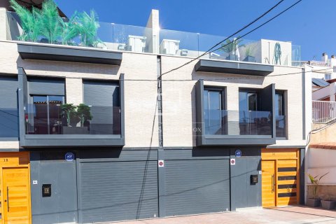 Villa pārdošanā Esplugues de Llobregat, Barcelona, Spānijā 3 istabas, 240 m2 Nr. 160836 - attēls 10