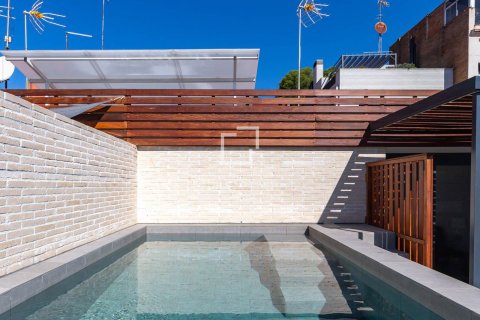 Villa pārdošanā Esplugues de Llobregat, Barcelona, Spānijā 3 istabas, 240 m2 Nr. 160836 - attēls 2