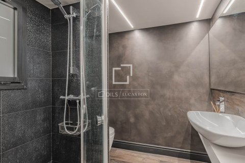 Apartament w Barcelona, Hiszpania 3 sypialnie, 212 mkw. nr 160835 – zdjęcie 29