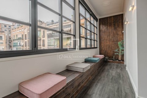 Apartament w Barcelona, Hiszpania 3 sypialnie, 212 mkw. nr 160835 – zdjęcie 14