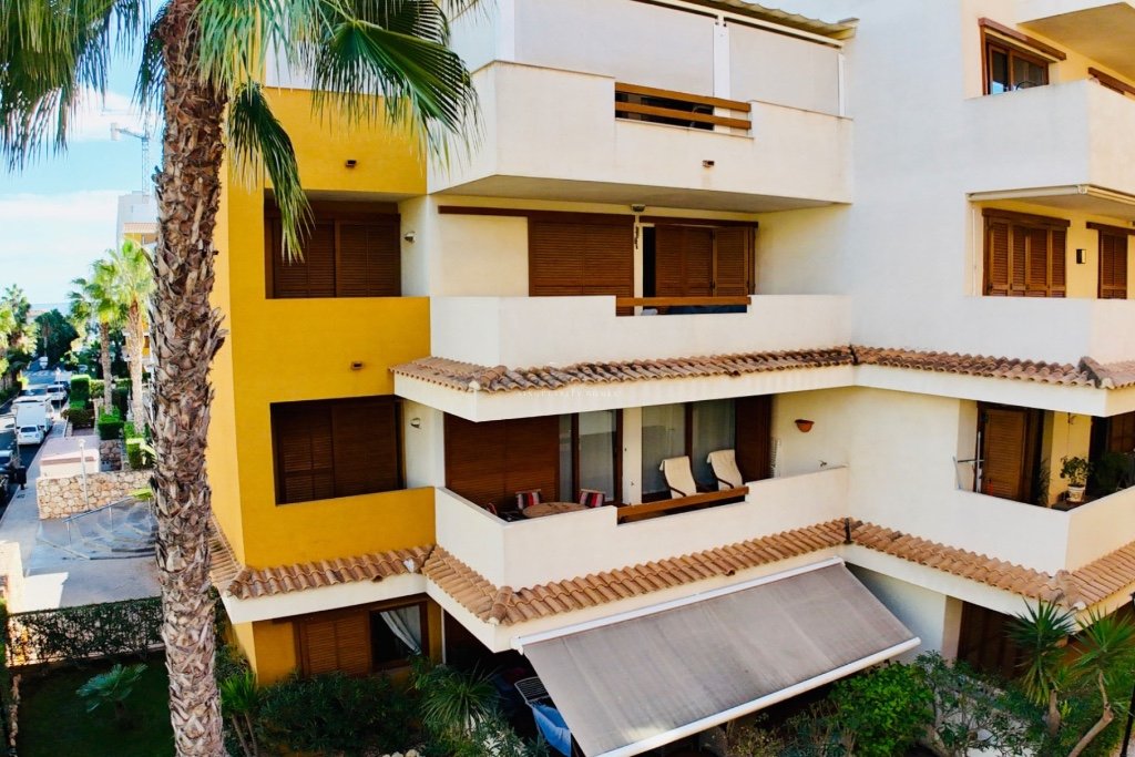 Lägenhet i Punta Prima, Alicante, Spanien 2 sovrum, 95 kvm. Nr. 145430