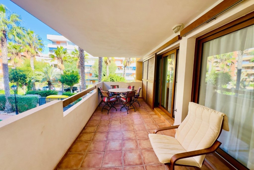 Lägenhet i Punta Prima, Alicante, Spanien 2 sovrum, 95 kvm. Nr. 145430