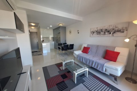 Huoneisto myytävänä Mil Palmeras, Alicante, Espanja, 2 makuuhuonetta, 65 m2 No. 145434 - kuva 2