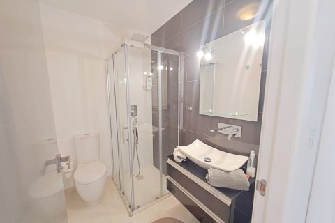 Huoneisto myytävänä Mil Palmeras, Alicante, Espanja, 2 makuuhuonetta, 65 m2 No. 145434 - kuva 13