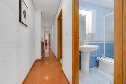 Huoneisto myytävänä Torrevieja, Alicante, Espanja, 2 makuuhuonetta, 105 m2 No. 145432 - kuva 30
