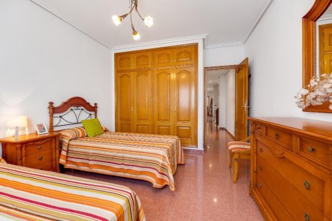 Huoneisto myytävänä Torrevieja, Alicante, Espanja, 2 makuuhuonetta, 105 m2 No. 145432 - kuva 29