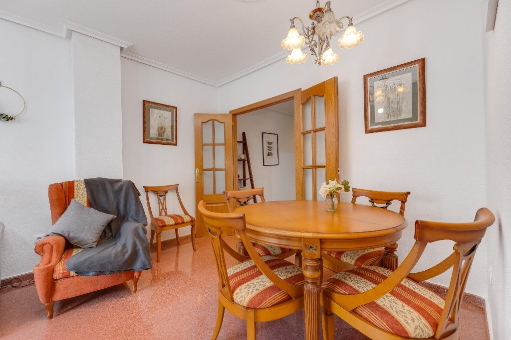 Apartamento en Torrevieja, Alicante, España 2 dormitorios, 105 m2 No. 145432