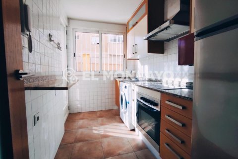 Продажа квартиры в Гуардамар-дель-Сегура, Аликанте, Испания 2 спальни, 75м2 №183813 - фото 16