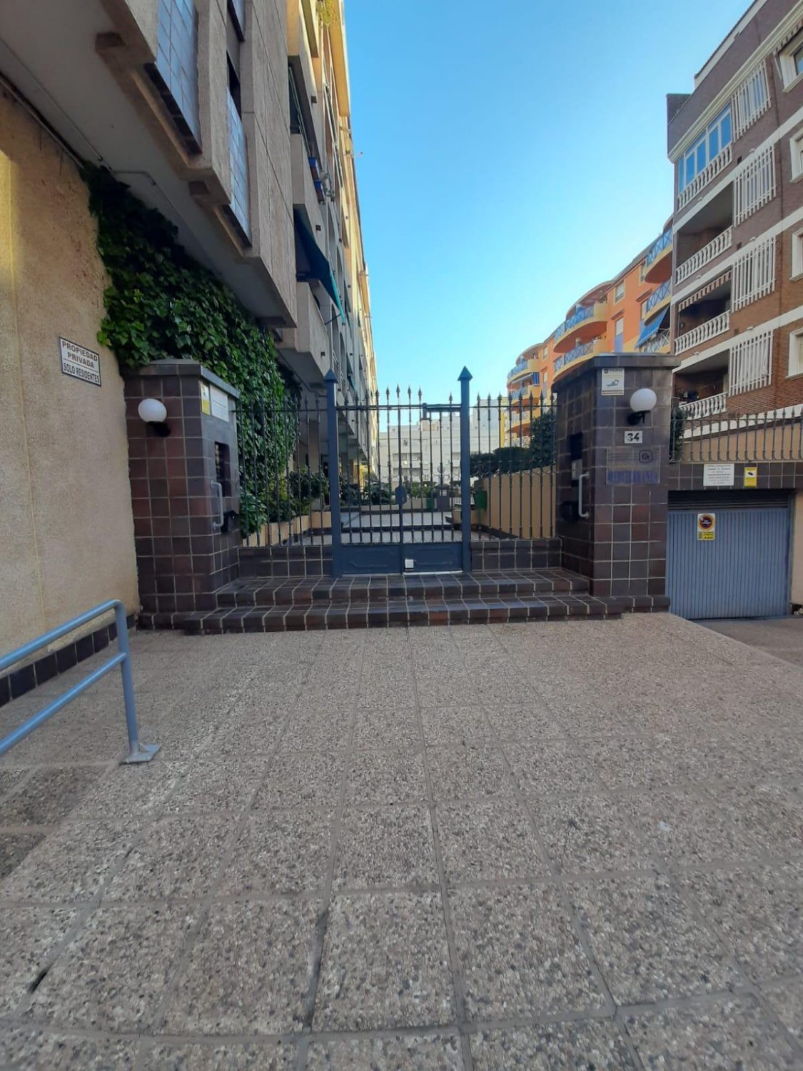 Apartment in Torrevieja, Alicante, Spain 3 bedrooms, 1 sq.m. No. 183816