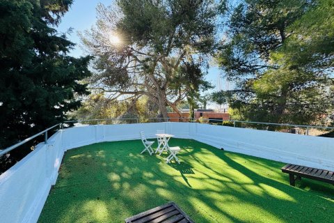 Villa à vendre Barcelona, Espagne, 6 chambres, 214 m2 No. 133539 - photo 6