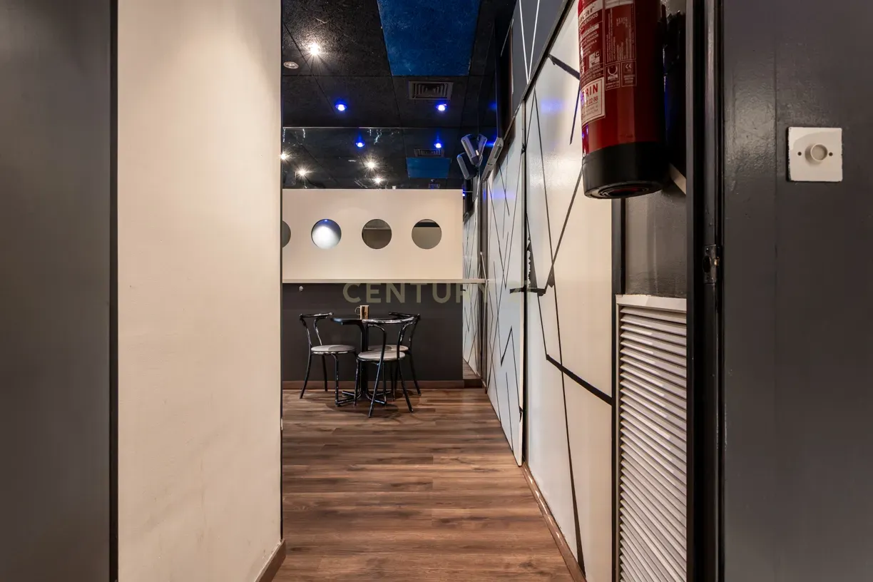 Propiedad comercial en Sant Joan Despí, Barcelona, España 100 m2 No. 186281