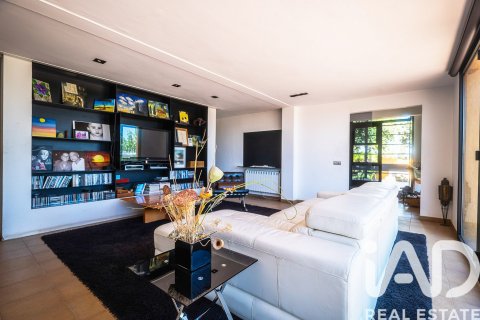 Talo myytävänä Castellvi de la Marca, Barcelona, Espanja, 4 makuuhuonetta, 600 m2 No. 152270 - kuva 11