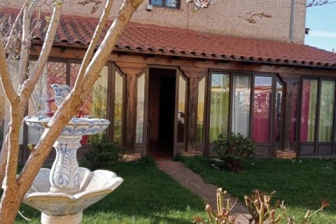 Hotelli myytävänä El Burgo Ranero, Leon, Espanja, 11 makuuhuonetta, 483 m2 No. 152268 - kuva 4