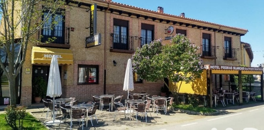 Hotelli El Burgo Ranero, Leon, Espanja 11 makuuhuonetta, 483 m2 No. 152268