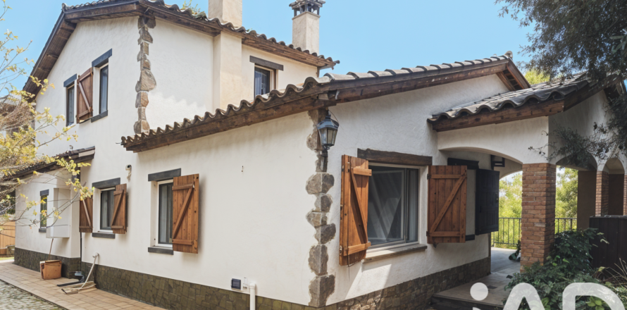 Talo Arbucies, Girona, Espanja 4 makuuhuonetta, 240 m2 No. 152266