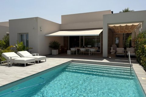 Villa till salu Algorfa, Alicante, Spanien 2 sovrum, 132 kvm. Nr. 139472 - foto 1