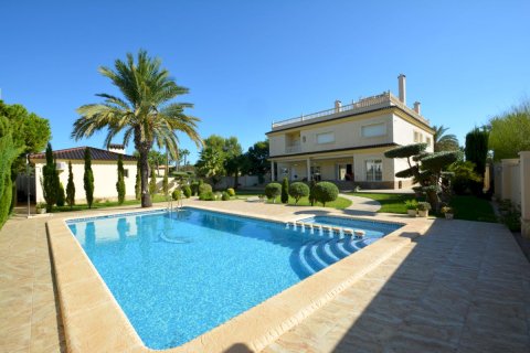 Villa till salu Alicante, Spanien 9 sovrum, 511 kvm. Nr. 139475 - foto 1