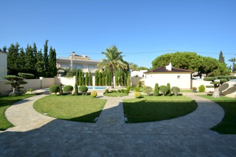 Villa till salu Alicante, Spanien 9 sovrum, 511 kvm. Nr. 139475 - foto 19